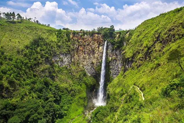 Tour Medan Danau Toba 3D2N Air Terjun Sipisopiso