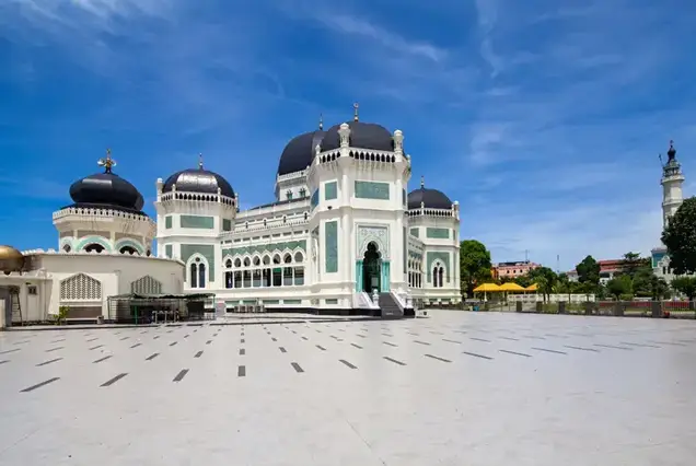 Tour Medan Danau Toba 4D3N Masjid Raya Medan